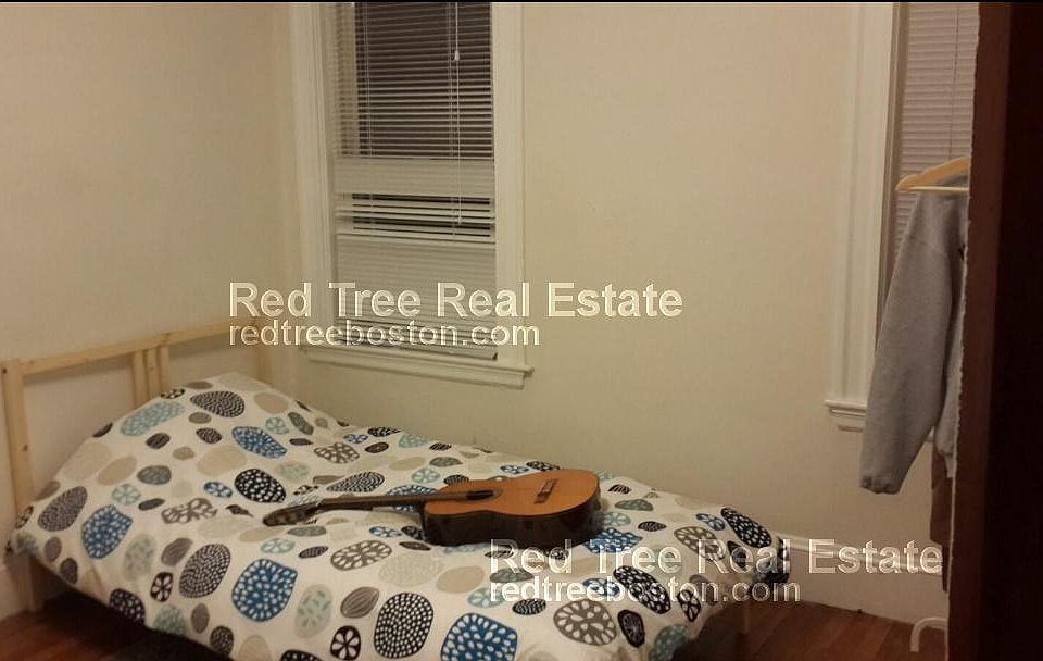 2nd image of 30 Sharon St