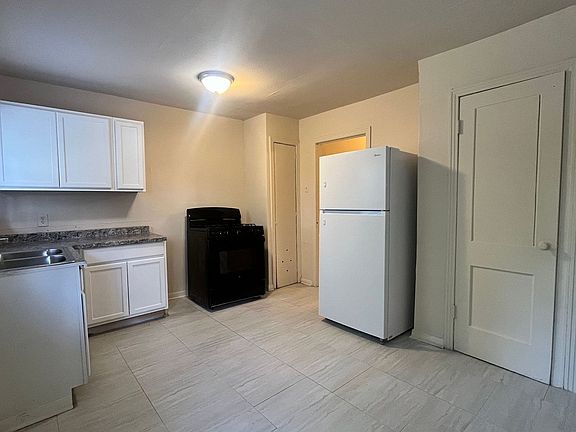 4th image of 1511 Poage Ave #0