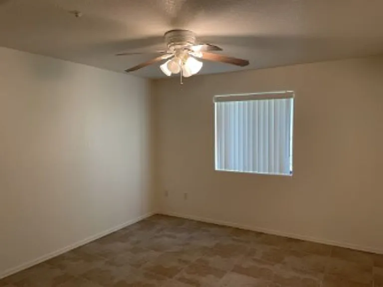 711 Delta Dr — Photo 12