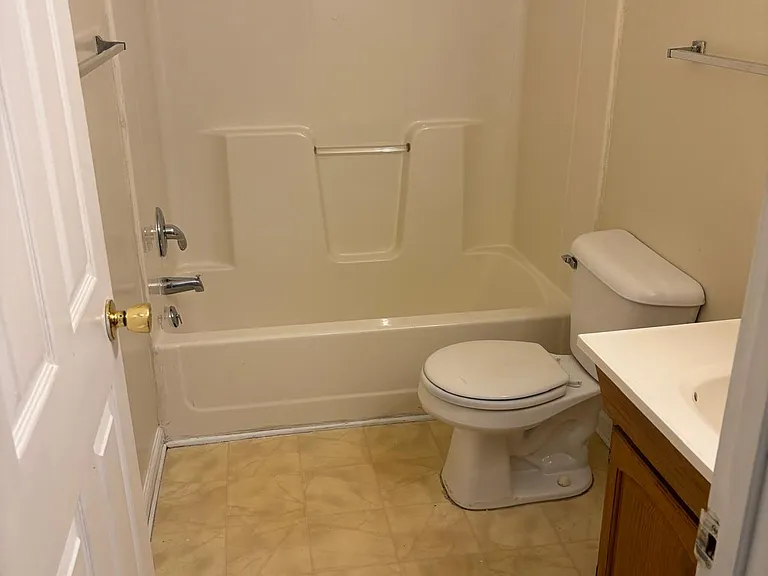107 W James St #A — Photo 6