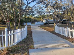 5265 W Meadow St, Homosassa, FL 34446