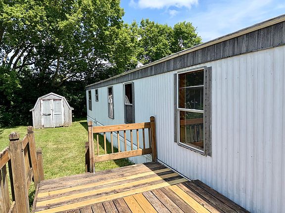 2nd image of 49 Tamarak Trl