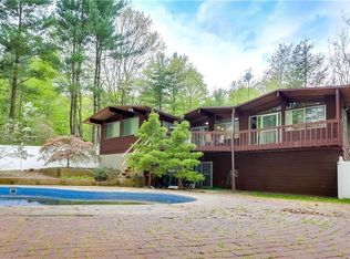 2 Forest Ln, Suffern, NY 10901