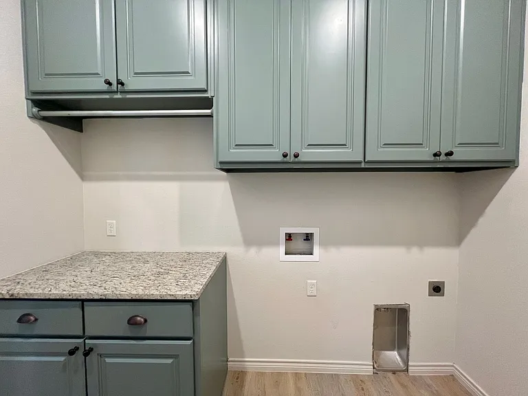 12308 Kenosha Ave — Photo 12