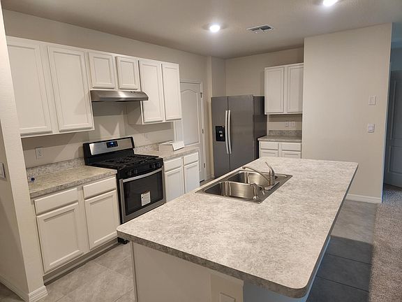 3rd image of 3684 Caspian St
