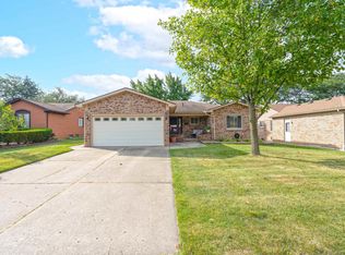 13758 Canterbury Dr, Sterling Heights, MI 48312