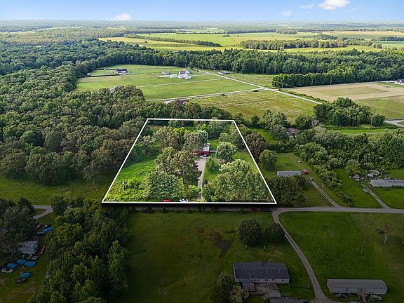 2nd image of 206 Louis Perry Ln