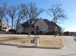 916 Shady Vale Dr, Kennedale, TX 76060