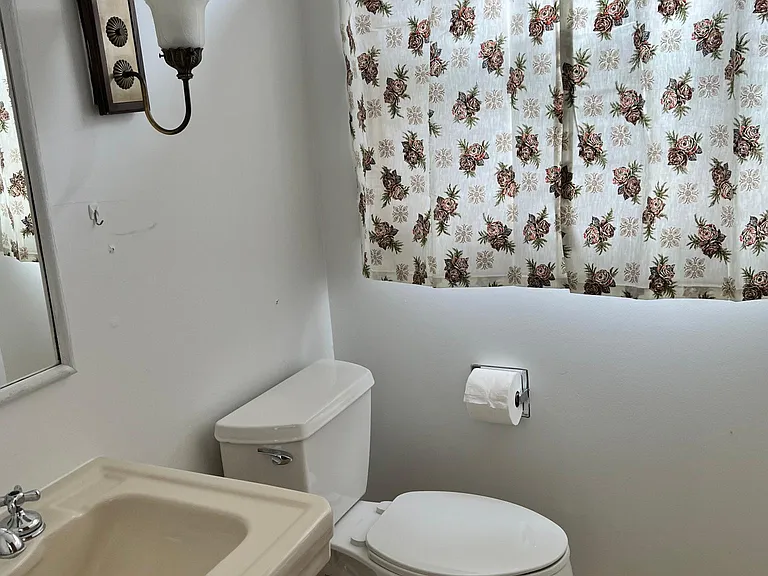 1858 Princeton Cir — Photo 25