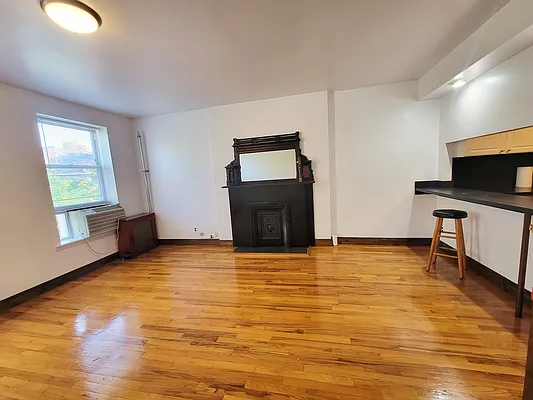 Rented by Bohemia Realty Group | media 4