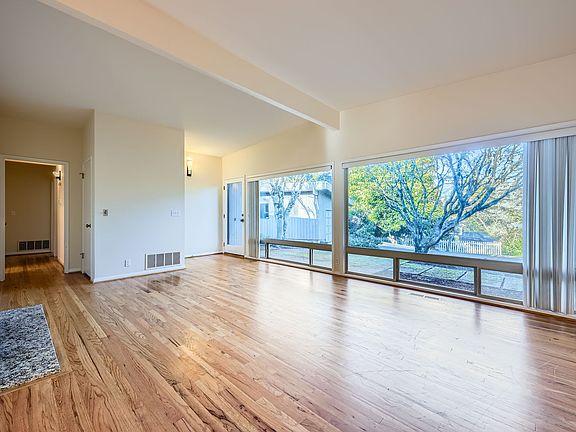 5th image of 8445A NE 9th St