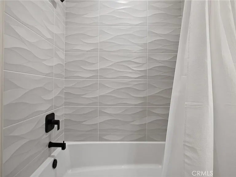 9624 Swinton Ave — Photo 16
