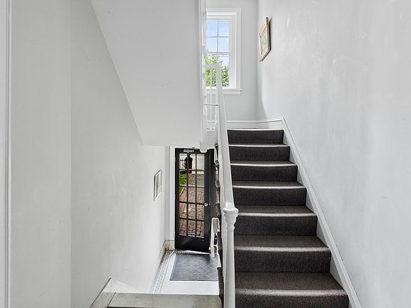 4th image of 3000 Kensington Ave APT 6