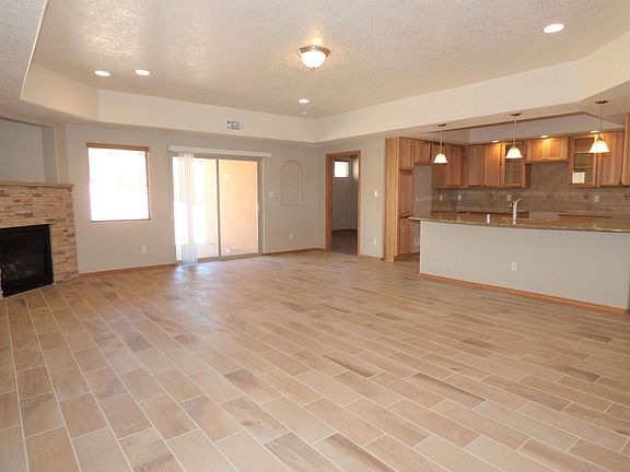 2nd image of 6401 Los Cantos Ave NW