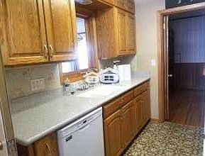 2nd image of 984 Shryer Ave W