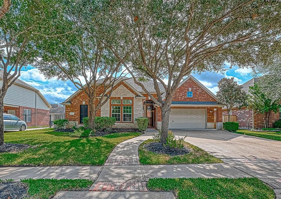1st image of 2207 Fenton Rock Ln