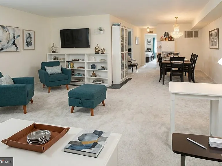 109 Delamere Dr #7 — Photo 4