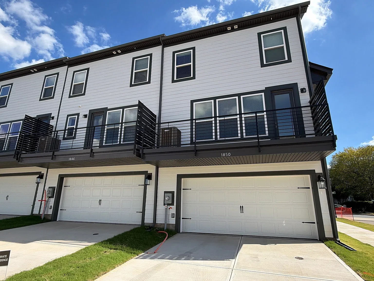 4 bed, 3.5 bath, 1952 sqft, $3,000 — Photo 4