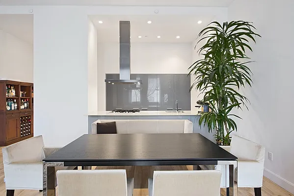 Sold by Nest Seekers International | media 15