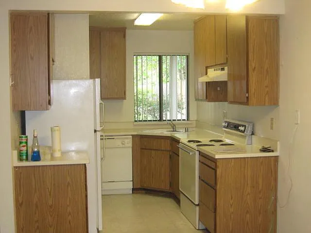 Building Photo - 763 Adams St #3