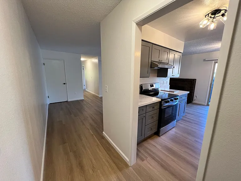 The Clairmont — Photo 3