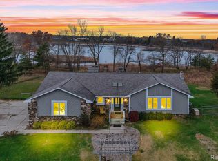 7520 Bishop Rd, Brighton, MI 48116