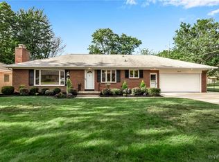 96 Post Rd, Williamsville, NY 14221