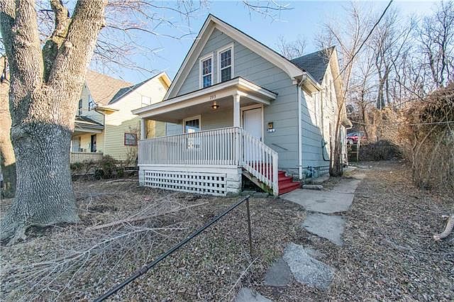 1st image of 2913 Metropolitan Ave