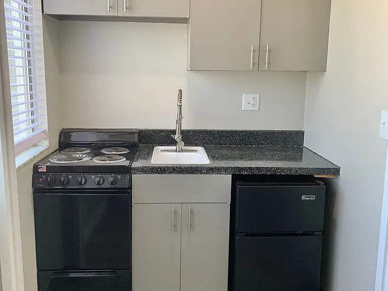 The Regency Apartments — Photo 48