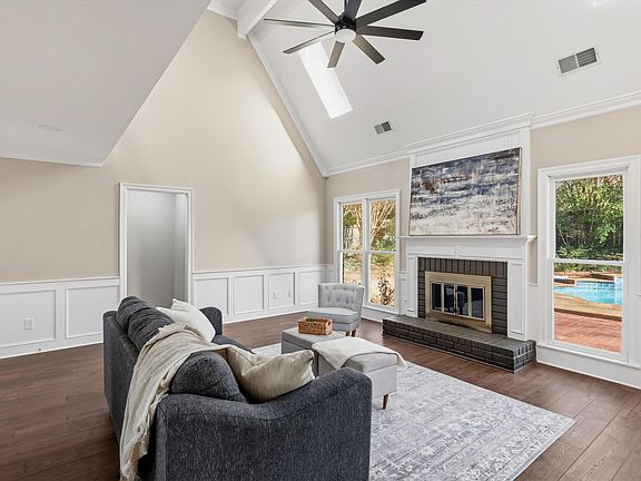 4th image of 2910 Belgrave Dr