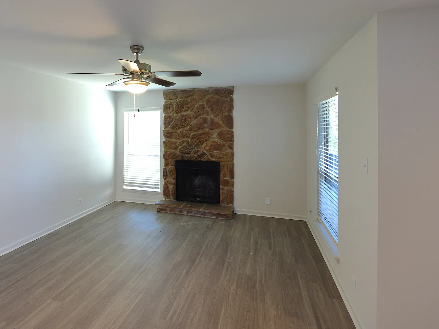 Woodbridge Crossing Apartments — Photo 4
