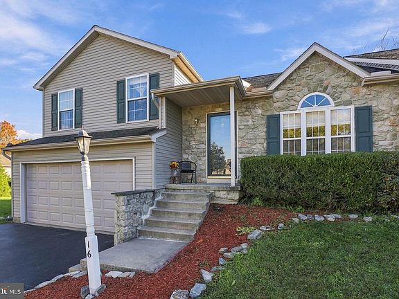 2nd image of 16 Pebble Creek Dr