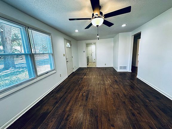 5th image of 8146 Belleview Ave