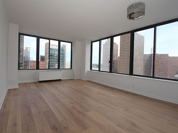3rd image of 300 E 93rd St #Ee