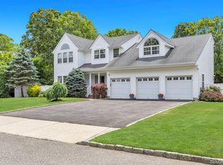 6 Hancock Court, South Setauket, NY 11720