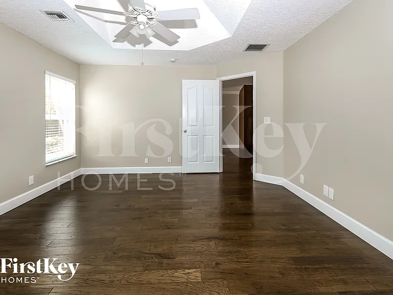 6484 Robinson St — Photo 7