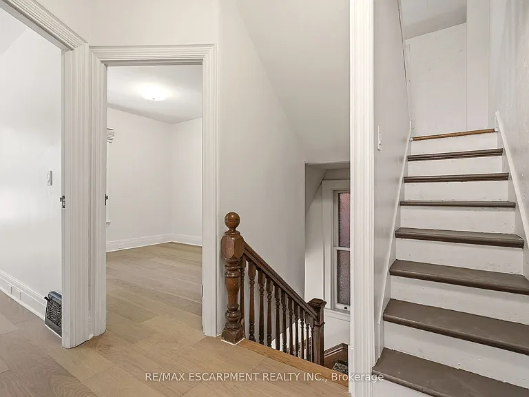 131 Markland St — Photo 32