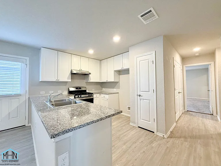 5606 Dewberry Run — Photo 5