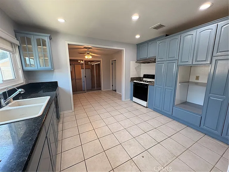 1222 S Gladys Ave #A — Photo 4