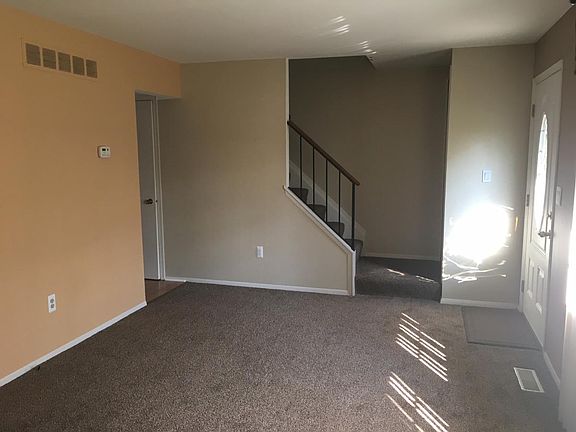 4th image of 282 Lake Village Dr #1