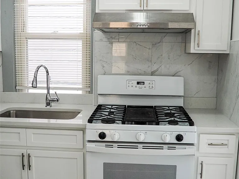 46 Poplar St — Photo 8