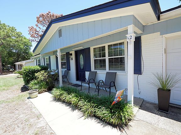 2nd image of 12 Berwick Cir