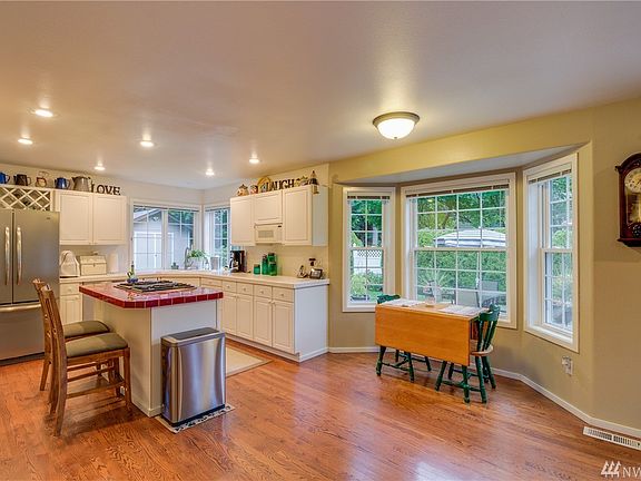 5th image of 6135 Newport Ct SW