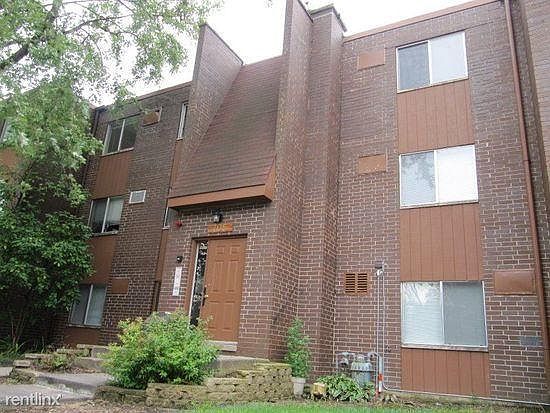 1st image of 701 Court Of Spruce #3