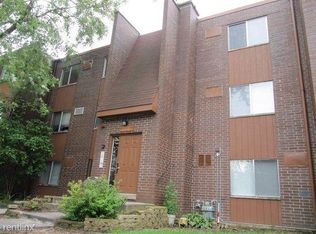 701 Court Of Spruce #3, Vernon Hills, IL 60061