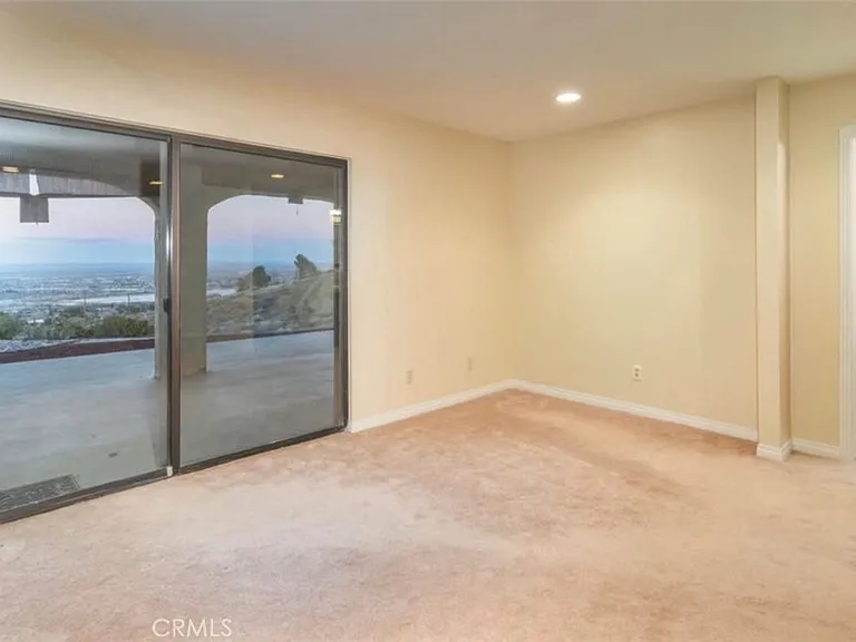 1055 Lakeview Dr — Photo 15