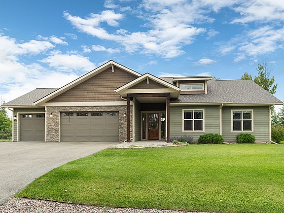 2nd image of 424 Soaring Pines Trl