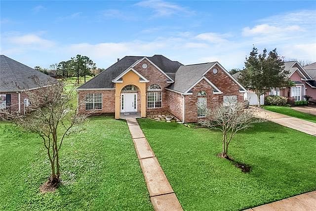 1st image of 2325 Country Club Dr