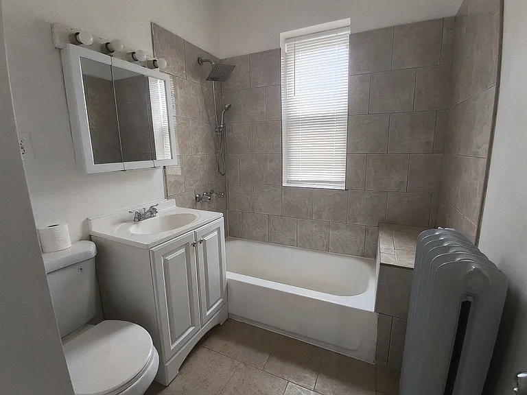 2542 W 64th St #1 — Photo 3
