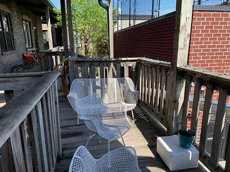 1045 W Barry Ave #3 — Photo 6